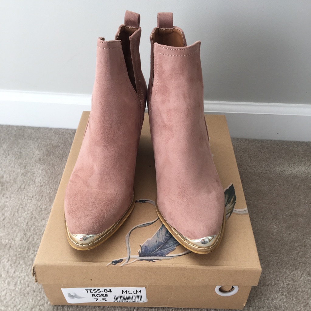 Mi.Im Tess Rose 7.5 V Cut Out Bootie New